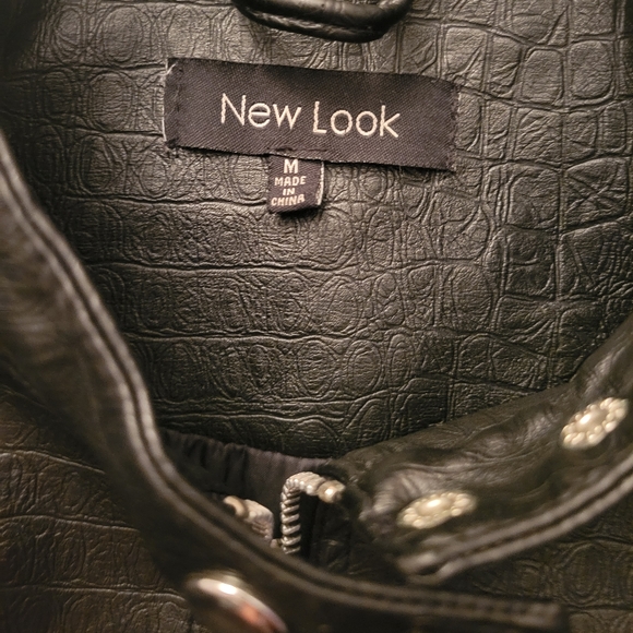 FAUX LEATHER BLACK MOTO JACKET - Picture 3 of 4